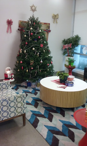 Shopping Mall «Foothill Square Shopping Center», reviews and photos, 10700 MacArthur Blvd #200, Oakland, CA 94605, USA