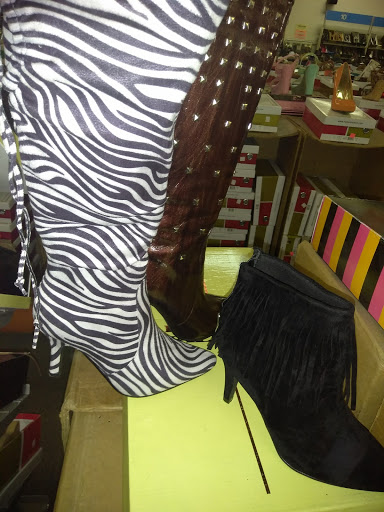 Shoe Store «9.99 Shoe Outlet», reviews and photos, 12345 Hawthorne Blvd, Hawthorne, CA 90250, USA