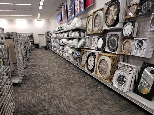 Clothing Store «Burlington Coat Factory», reviews and photos, 30 W Rand Rd, Arlington Heights, IL 60004, USA