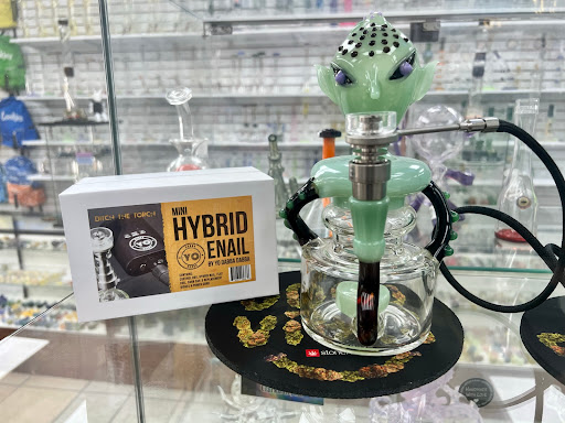 Tobacco Shop «Smoke Tokz Head Shop KC», reviews and photos, 1263 W 103rd St, Kansas City, MO 64114, USA