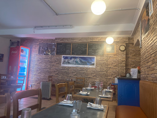 Everest Kitchen