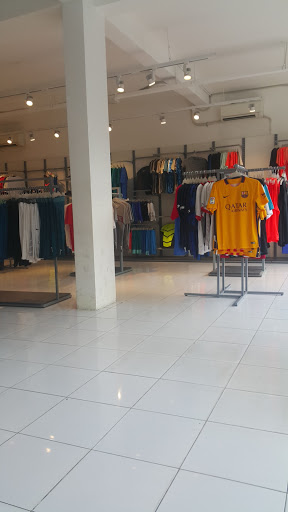 20 cửa hàng Nike hàng đầu tại Huyện Sơn Hòa Phú Yên 2022