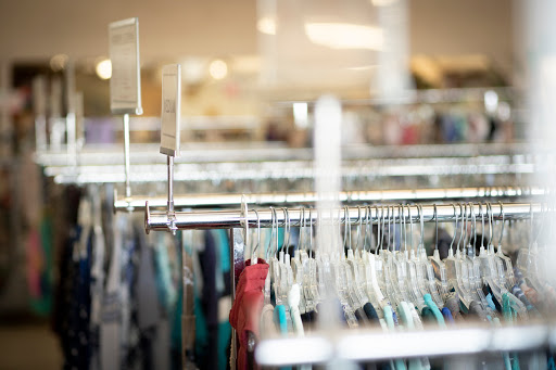 Thrift Store «Snowline Hospice Thrift Store Folsom», reviews and photos, 616 E Bidwell St, Folsom, CA 95630, USA