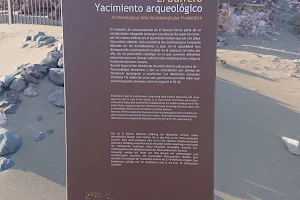 Yacimiento arqueológico de El Burrero image