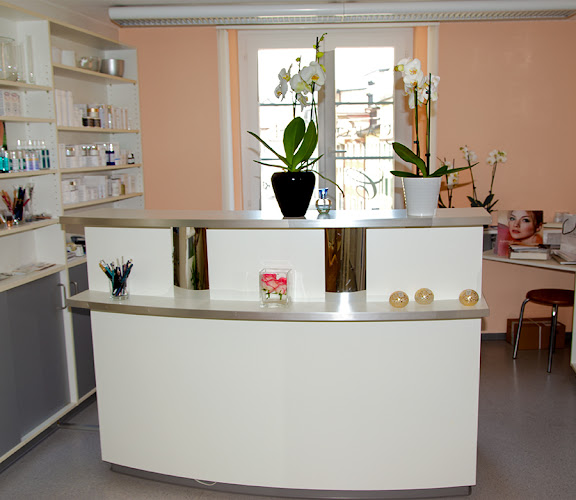 Rezensionen über Kosmetikinstitut Caroline in Aarau - Schönheitssalon
