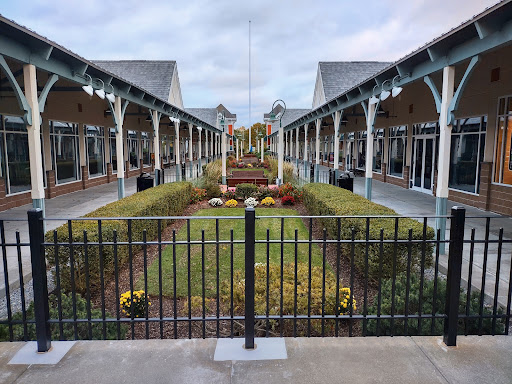 Outlet Mall «Tanger Outlet Westbrook», reviews and photos, 314 Flat Rock Pl, Westbrook, CT 06498, USA
