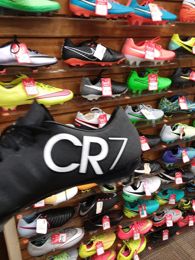 Sporting Goods Store «Massapequa Soccer & Sport Shop», reviews and photos, 1000 Park Blvd, Massapequa Park, NY 11762, USA