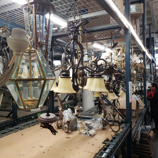 Building Materials Store «Habitat For Humanity ReStore Elgin», reviews and photos, 800 N State St, Elgin, IL 60123, USA