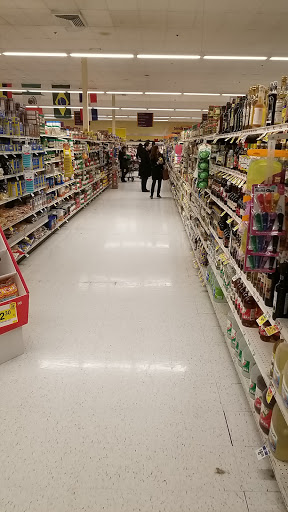 Grocery Store «Stop & Shop», reviews and photos, 333 W River St, Providence, RI 02904, USA