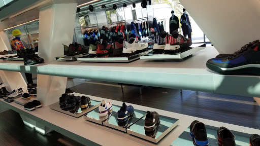 Jewelry Store «Cartier», reviews and photos, 370 N Rodeo Dr, Beverly Hills, CA 90210, USA