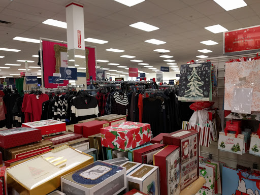 Department Store «Marshalls & HomeGoods», reviews and photos, 4950 Hadley Center Dr, South Plainfield, NJ 07080, USA
