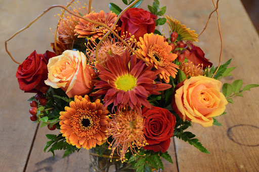Florist «Carousel Flowers by Shamrock Garden Florist», reviews and photos, 527 S York St, Elmhurst, IL 60126, USA