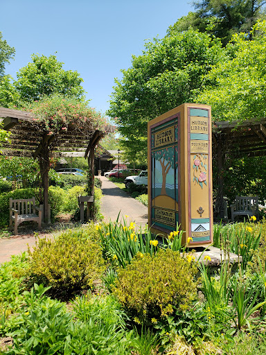 Hamburger Restaurant «Mountain Fresh Grocery Inc», reviews and photos, 521 Main St, Highlands, NC 28741, USA