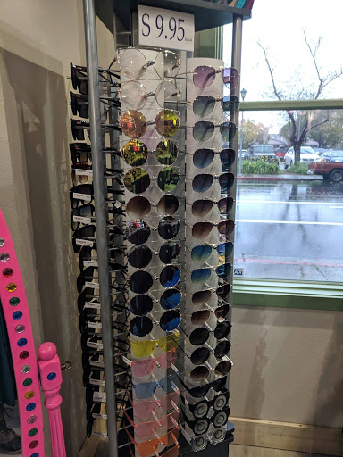Clothing Store «Funk & Flash», reviews and photos, 228 S Main St, Sebastopol, CA 95472, USA