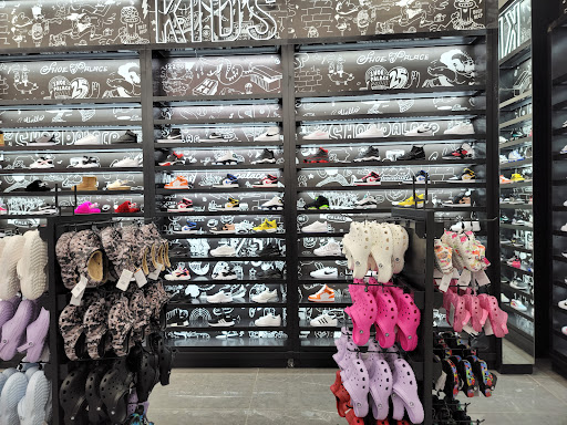 Shoe Store «Shoe Palace», reviews and photos, 1 Sun Valley Mall E119, Concord, CA 94520, USA