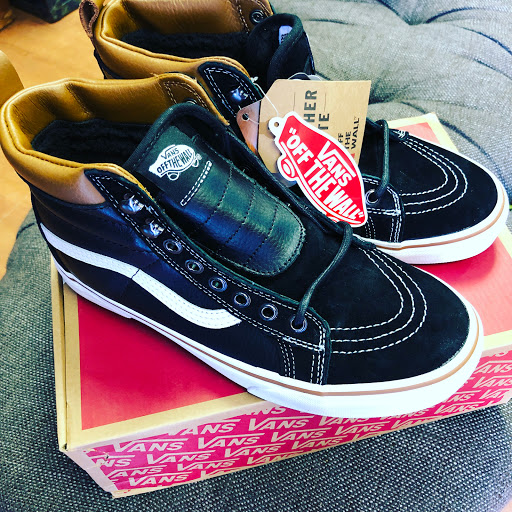 Thrift Store «Second Impressions - Resale for a Cause», reviews and photos, 24412 Muirlands Blvd, Lake Forest, CA 92630, USA