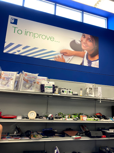 Thrift Store «Goodwill Industries of Greater Cleveland & East Central Ohio», reviews and photos, 16160 Pearl Rd, Strongsville, OH 44136, USA