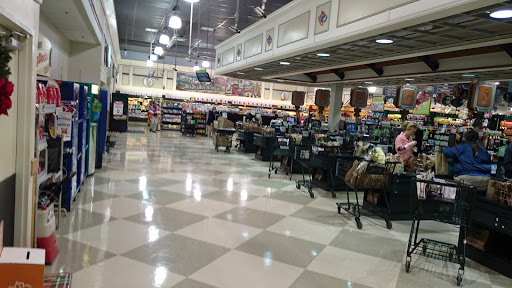 Grocery Store «Harris Teeter», reviews and photos, 500 Oberlin Rd, Raleigh, NC 27605, USA