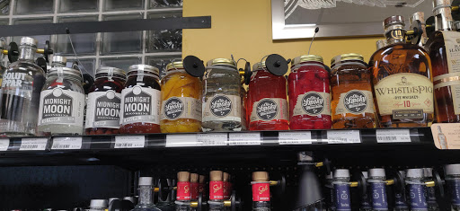 Liquor Store «Plaza Liquors», reviews and photos, 8739 International Dr, Orlando, FL 32819, USA