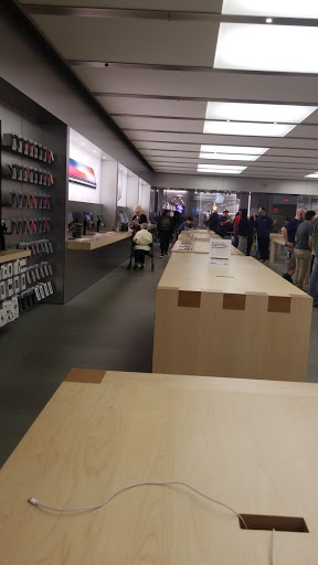 Computer Store «Apple Cherry Hill», reviews and photos, 2000 NJ-38, Cherry Hill, NJ 08002, USA