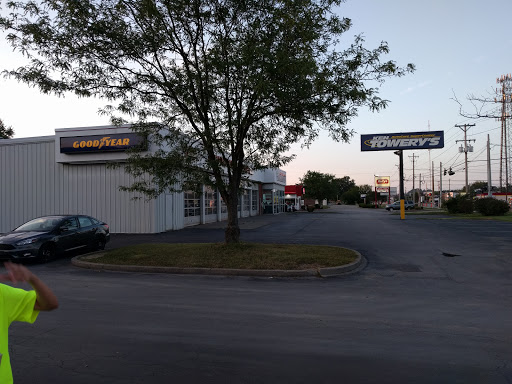 Auto Repair Shop «Ken Towery», reviews and photos, 10312 Dixie Hwy, Louisville, KY 40272, USA