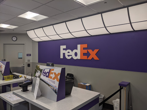 Shipping and Mailing Service «FedEx Ship Center», reviews and photos, 9 Melanie Ln, East Hanover, NJ 07936, USA