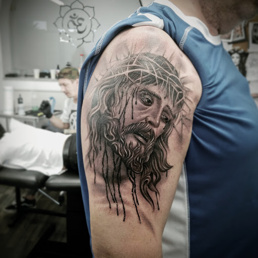 Tattoo Shop «Incredible Ink Tattoo», reviews and photos, 37 New Orleans Rd, Hilton Head Island, SC 29928, USA