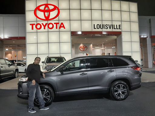 Toyota Dealer «Toyota of Louisville on Dixie Highway», reviews and photos, 6514 Dixie Hwy, Louisville, KY 40258, USA
