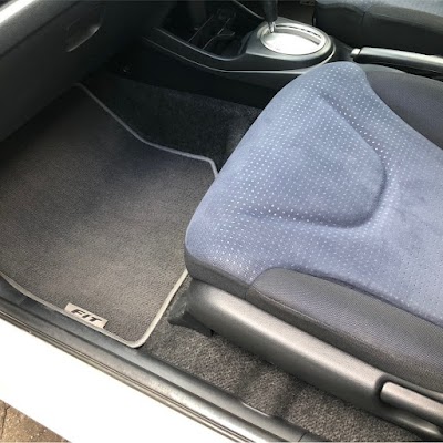 町の優しい車屋さん