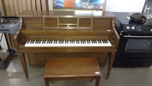 Thrift Store «83rd Ave & Grand Goodwill Retail Store & Donation Center», reviews and photos