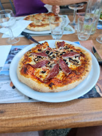 Plats et boissons du Pizzeria La Bonne Table à La Coquille - n°8