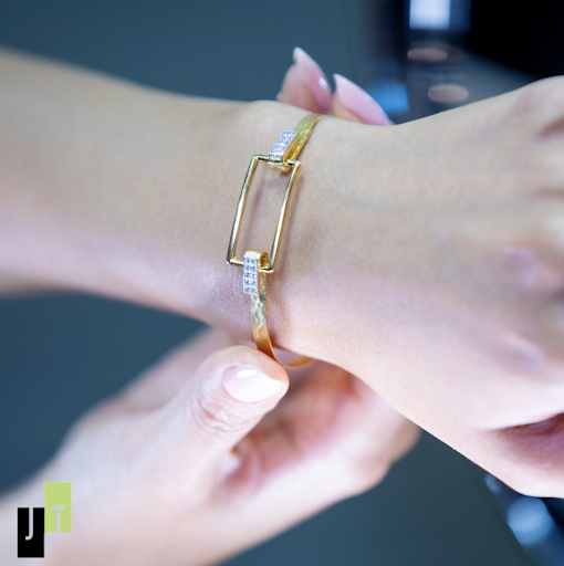 Jewelers Touch image