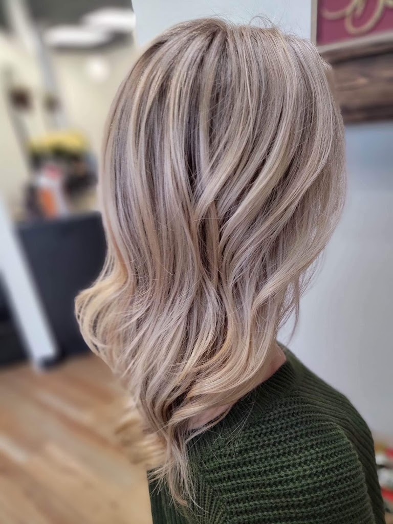 Towne & Country Salon 45039