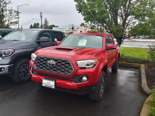 Car Dealer «Grants Pass Toyota», reviews and photos, 375 Redwood Hwy, Grants Pass, OR 97527, USA