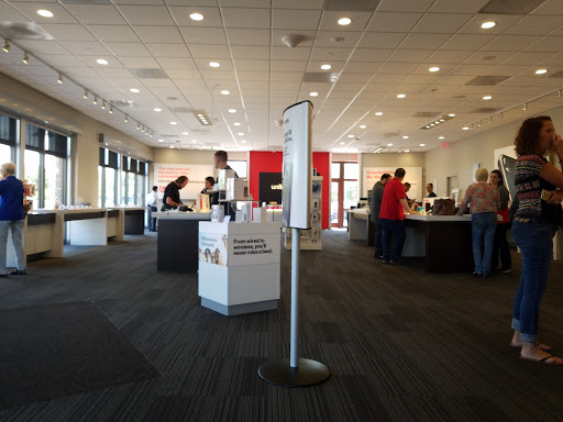Cell Phone Store «Verizon», reviews and photos, 2990 E Germann Rd #7, Chandler, AZ 85286, USA