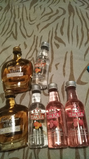 Liquor Store «Liquor City - Louisville», reviews and photos, 1420 W Jefferson St, Louisville, KY 40203, USA