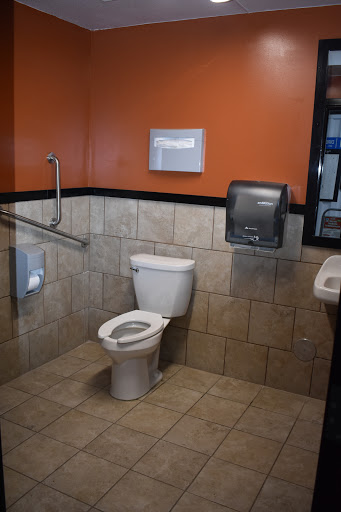 Truck Rental Agency «U-Haul of Roseville», reviews and photos, 31540 Gratiot Ave, Roseville, MI 48066, USA