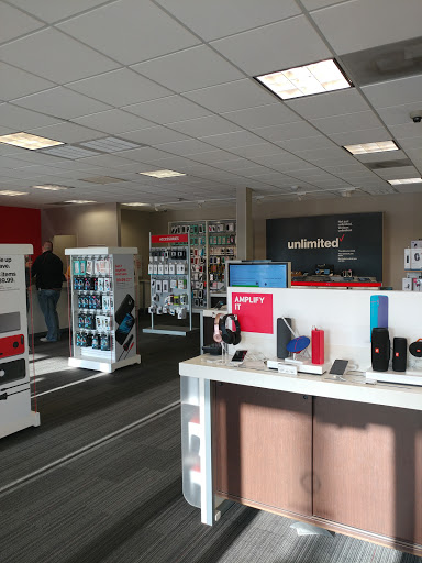 Cell Phone Store «Verizon», reviews and photos, 26 Northfield Ctr, Whiteville, NC 28472, USA