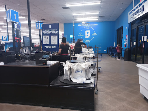 Thrift Store «Hayden & Raintree Goodwill Retail & Donation Center», reviews and photos, 8053 E Raintree Dr, Scottsdale, AZ 85260, USA