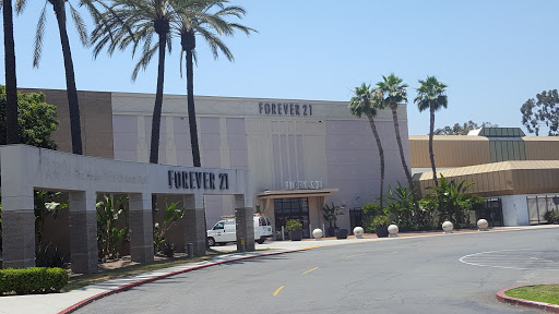 Clothing Store «Forever 21», reviews and photos, 1600 S Azusa Ave, Rowland Heights, CA 91748, USA