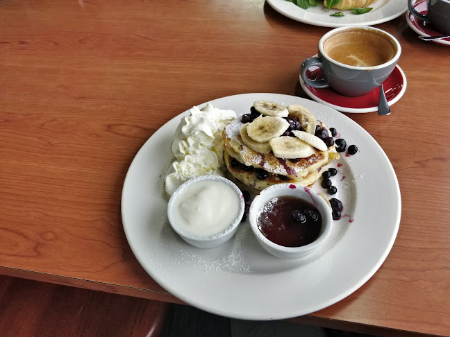 Reviews of Moeraki Boulders Cafe in Dunedin - Coffee shop