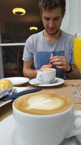 Teléfono de Cafetto Prado