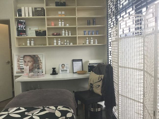 Reviews of Beauty and the Bronzed in Riverhead - Beauty salon