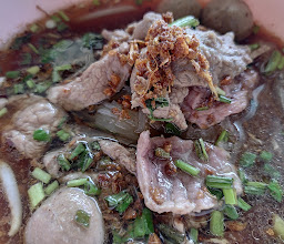 ก๋วยเตี๋ยวกัญชา (ก๋วยเตี๋ยวเนื้อป้าน้อง) photo