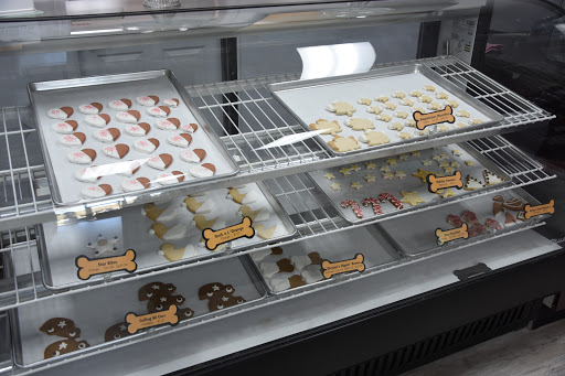 Pet Store «DipidyDawg Gourmet Dog Bakery & Boutique», reviews and photos, 21301 S Tamiami Trail Suite 430, Estero, FL 33928, USA