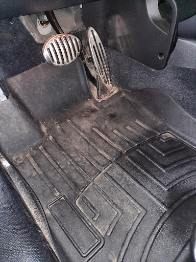 Car Wash «Rogers Park Hand Car Wash», reviews and photos, 6830 N Clark St, Chicago, IL 60626, USA