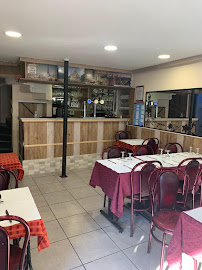 Atmosphère du Restaurant chez maxime (changement de propriétaire) à La Ferté-sous-Jouarre - n°11