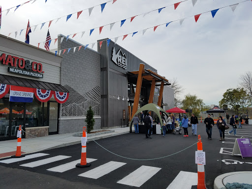 REI, 1587 Boston Post Rd, Milford, CT 06460, USA, 