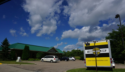 Bicycle Store «Freewheel Bike Eden Prairie», reviews and photos, 12910 Plaza Dr, Eden Prairie, MN 55344, USA