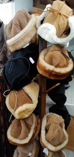 Shartlesville Sheepskin Shop, 18 Roadside Dr, Shartlesville, PA 19554, USA, 
